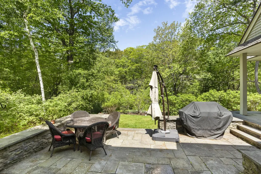 298 Ocean Avenue Kennebunkport ME 04046