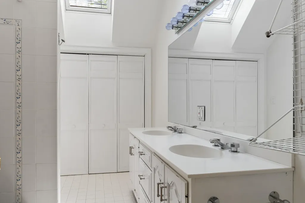 298 Ocean Avenue Kennebunkport ME 04046