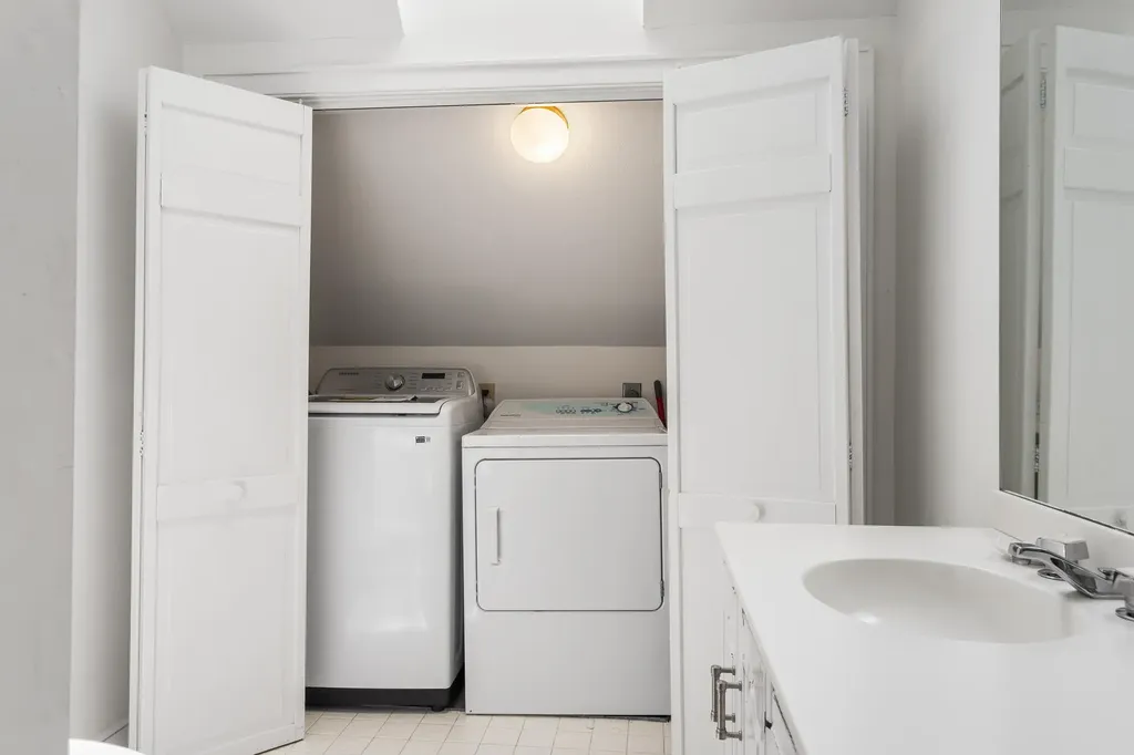 298 Ocean Avenue Kennebunkport ME 04046