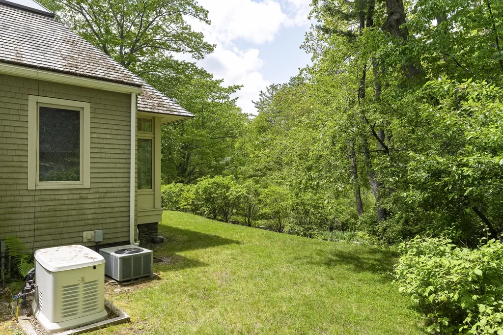 298 Ocean Avenue Kennebunkport ME 04046