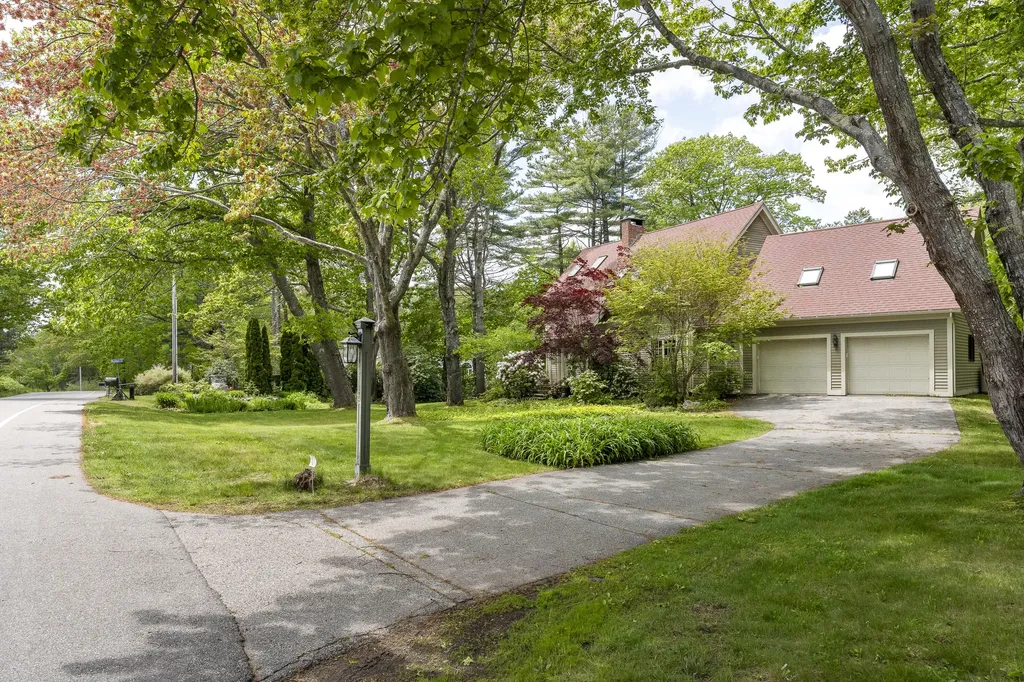 298 Ocean Avenue Kennebunkport ME 04046