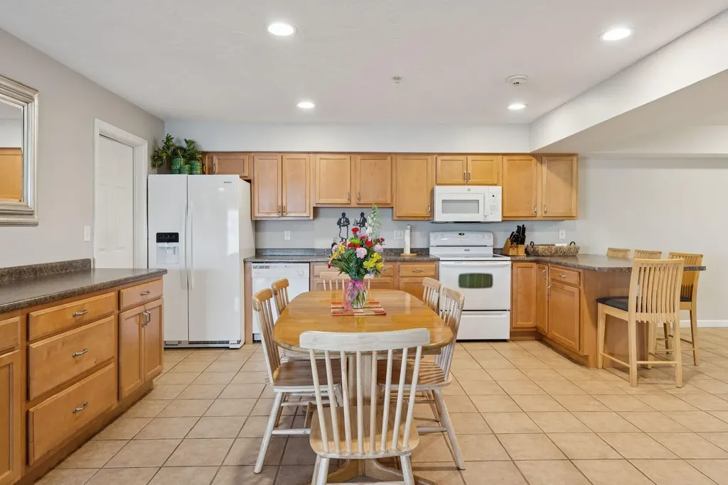 170 E Grand Avenue Old Orchard Beach ME 04064
