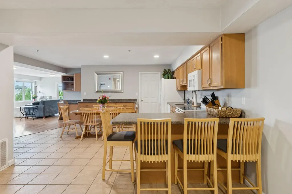 170 E Grand Avenue Old Orchard Beach ME 04064