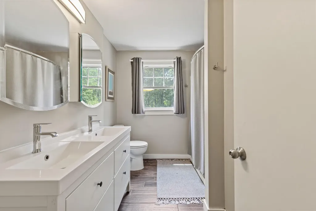 338 Royal Road North Yarmouth ME 04097