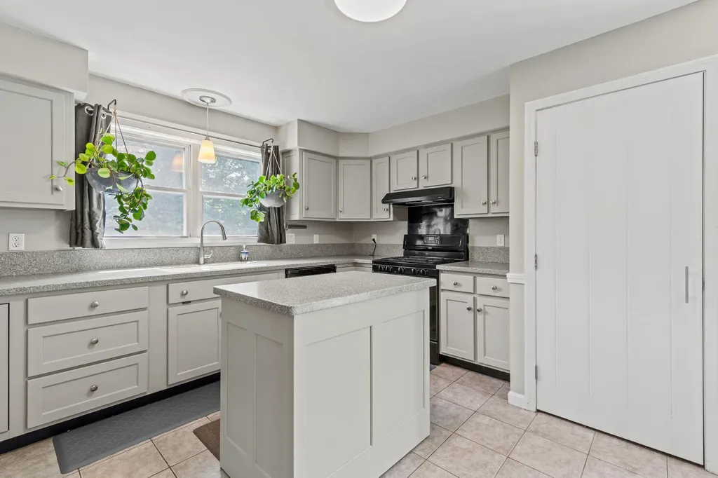 338 Royal Road North Yarmouth ME 04097
