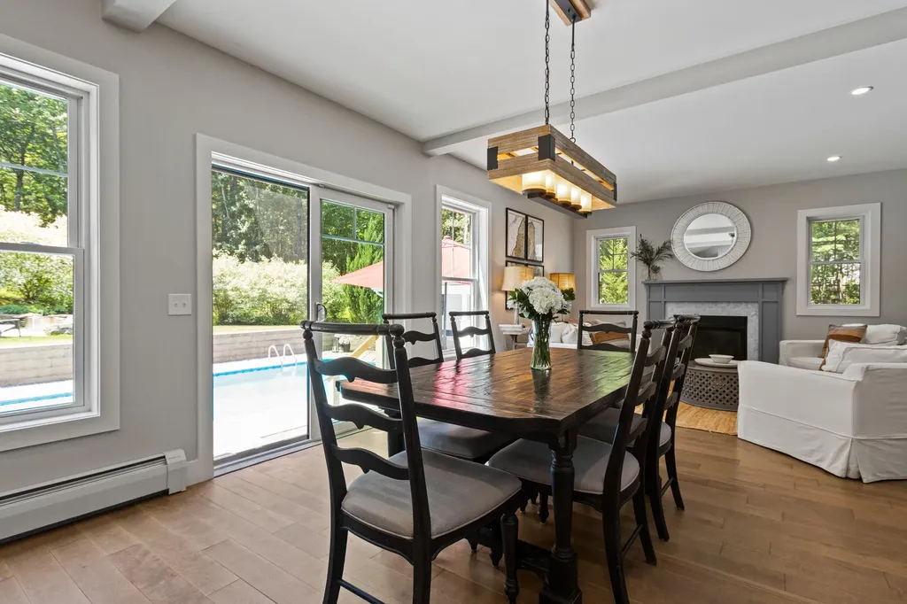 56 Ledgewood Drive Falmouth ME 04105