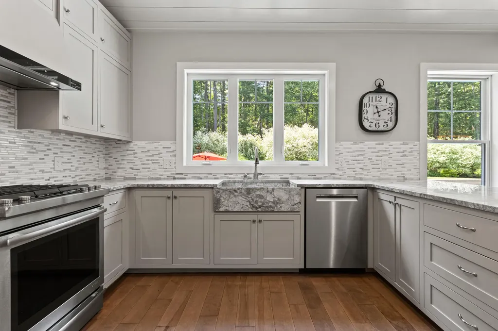 56 Ledgewood Drive Falmouth ME 04105