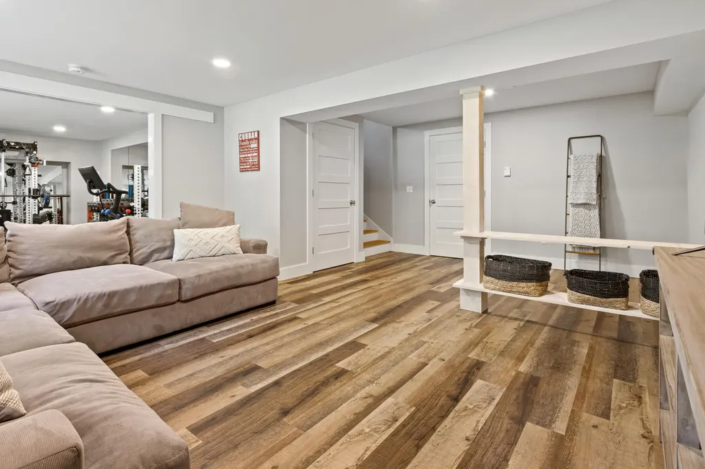 56 Ledgewood Drive Falmouth ME 04105