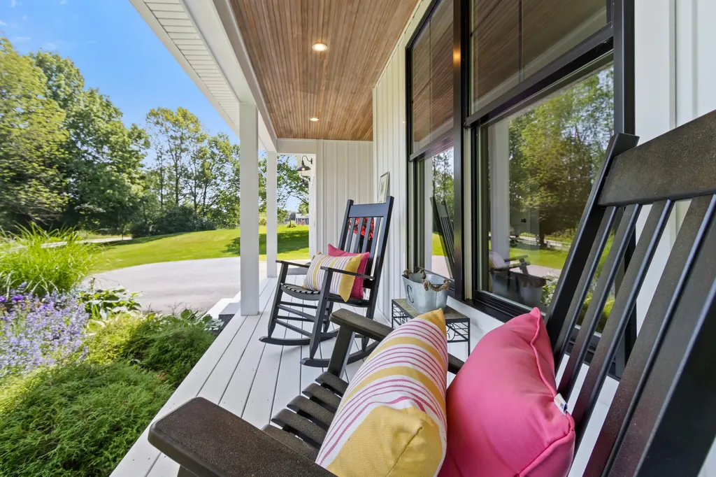 56 Ledgewood Drive Falmouth ME 04105