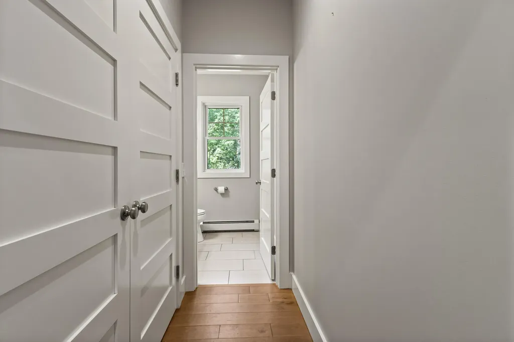 56 Ledgewood Drive Falmouth ME 04105