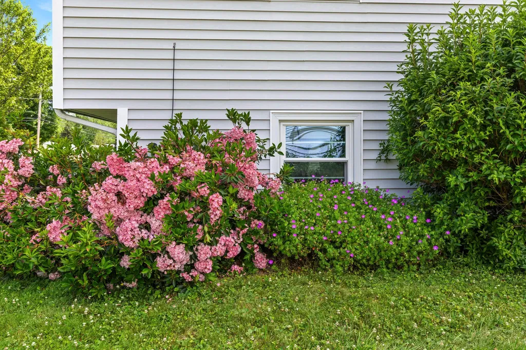 12 Green Needle Drive Scarborough ME 04074