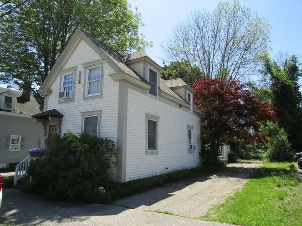 27 Common Street Saco ME 04072