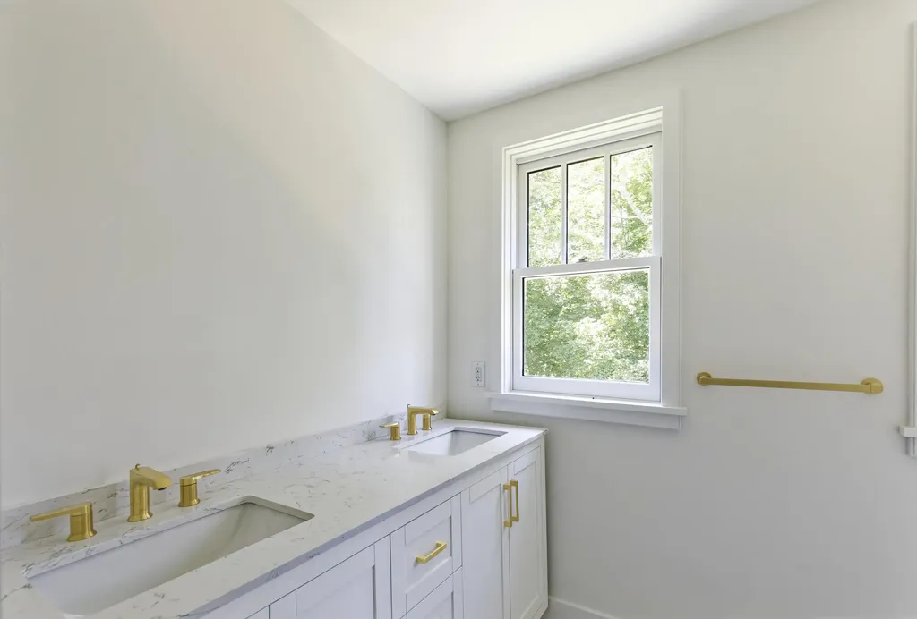 239 Ocean Point Road Boothbay ME 04544