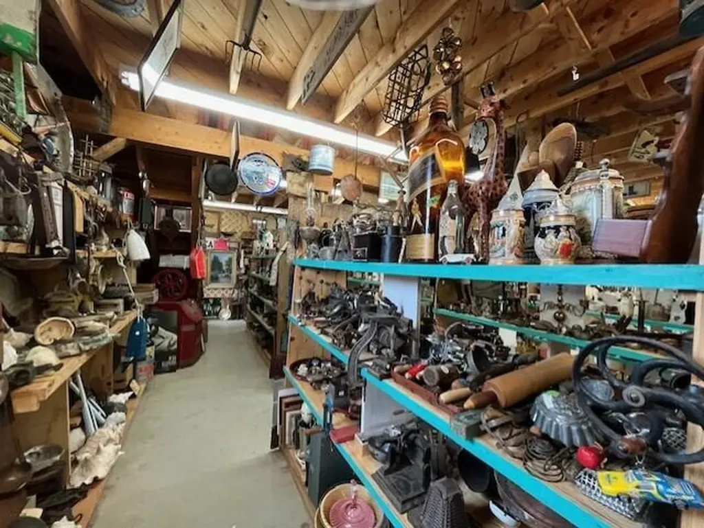 2856 Atlantic Highway Warren ME 04864
