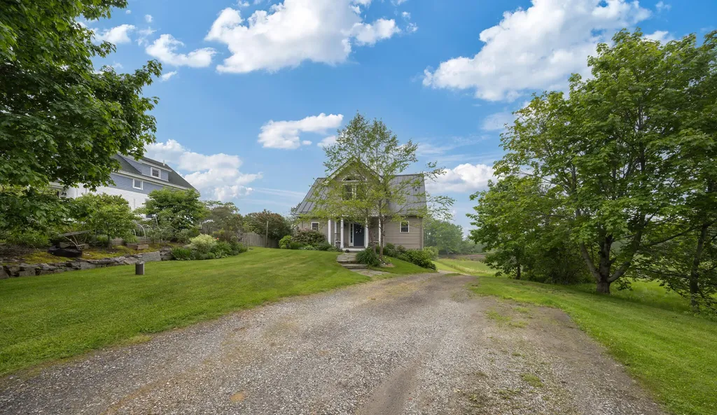 26 Elm Street South Thomaston ME 04858