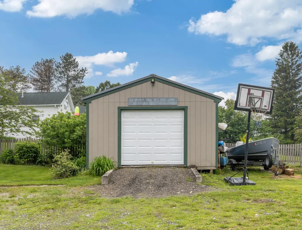 26 Elm Street South Thomaston ME 04858