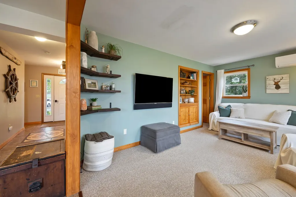 26 Elm Street South Thomaston ME 04858