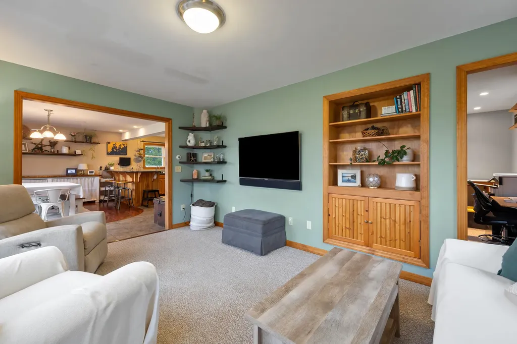 26 Elm Street South Thomaston ME 04858
