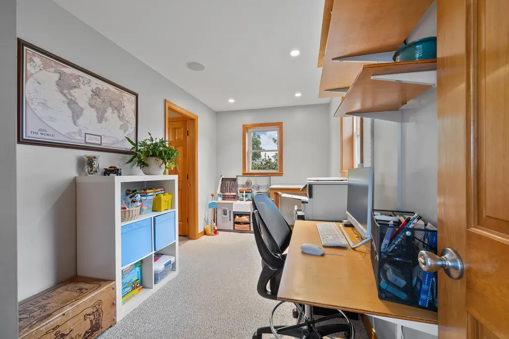 26 Elm Street South Thomaston ME 04858