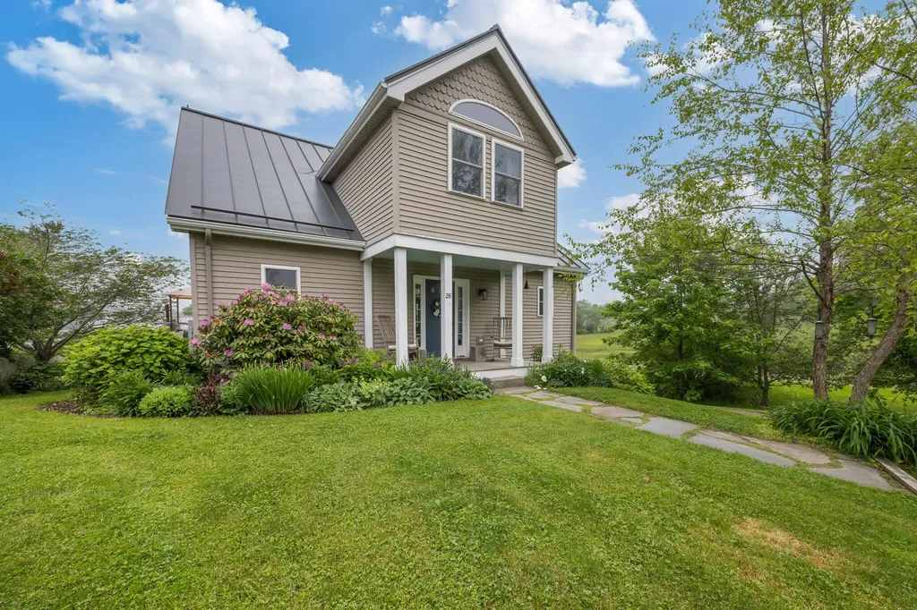 26 Elm Street South Thomaston ME 04858