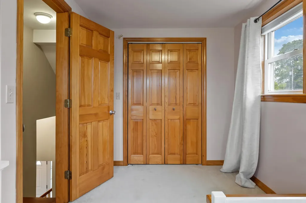 26 Elm Street South Thomaston ME 04858