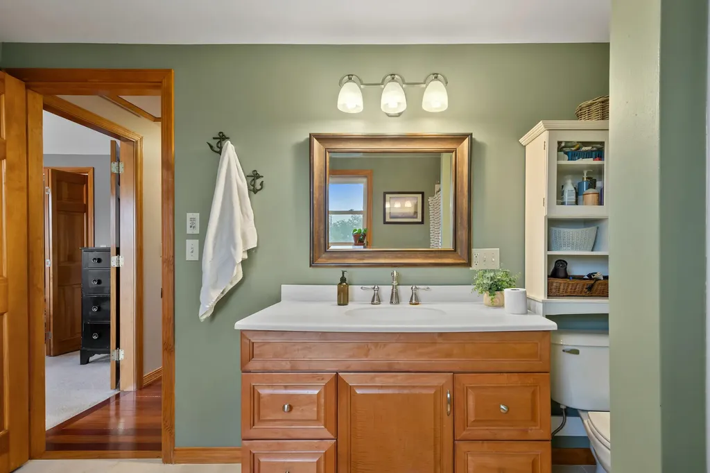 26 Elm Street South Thomaston ME 04858