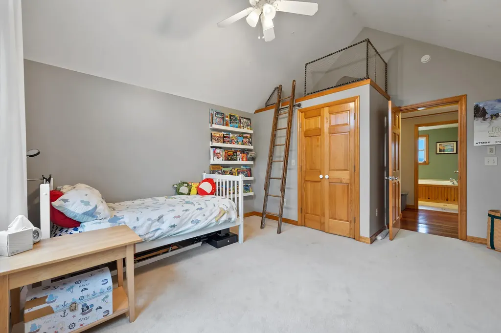 26 Elm Street South Thomaston ME 04858