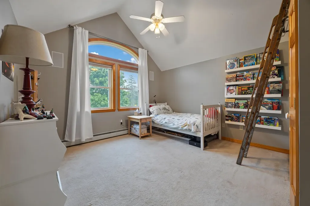 26 Elm Street South Thomaston ME 04858