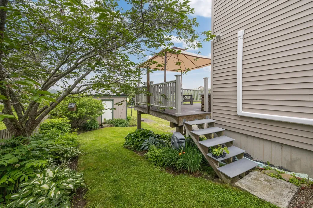 26 Elm Street South Thomaston ME 04858