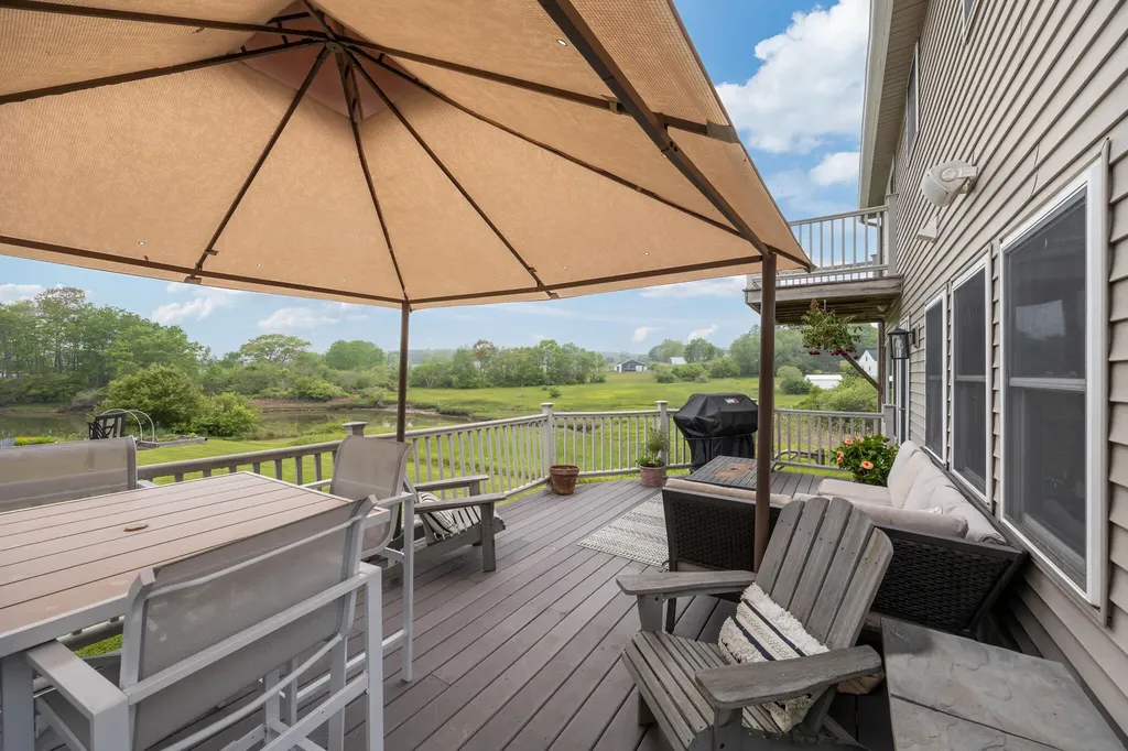 26 Elm Street South Thomaston ME 04858