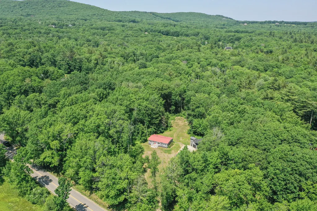 16 Sutton Road Lincolnville ME 04849
