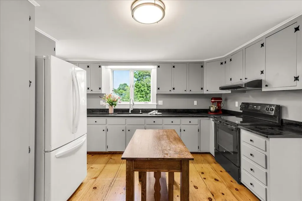 6 W Main Street Searsport ME 04974