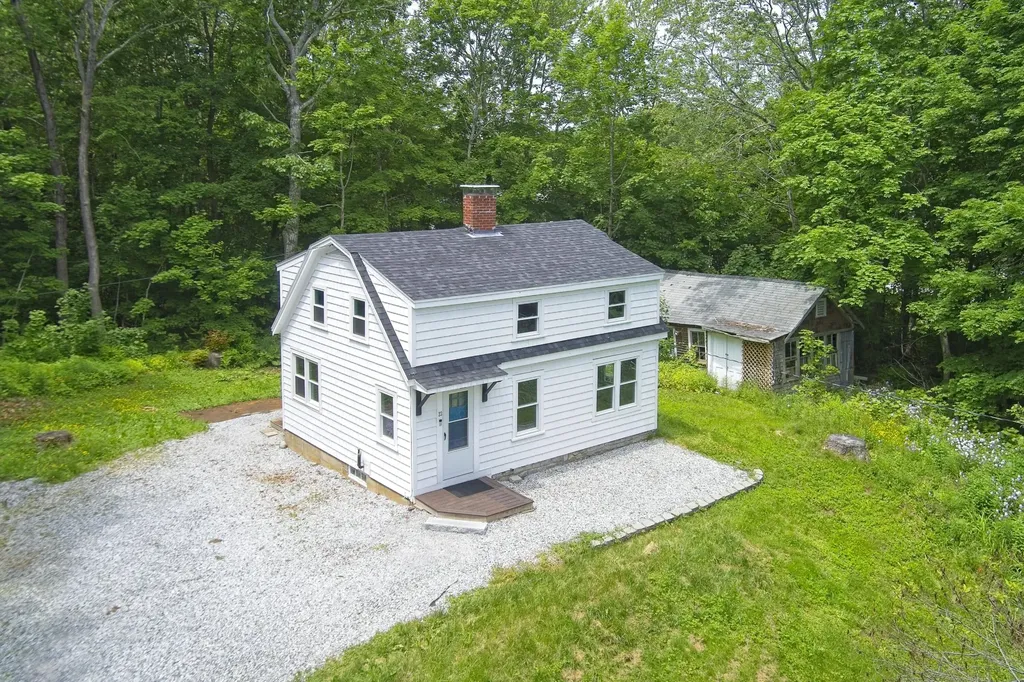 23 Dunton Avenue Rockland ME 04841