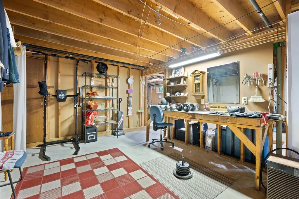 12 Friar Tuck Lane Brewer ME 04412