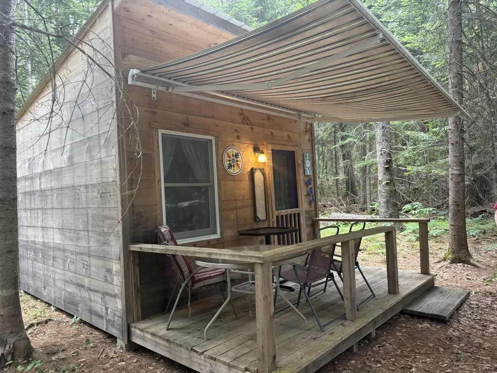 325 Calderwood Road Washington ME 04574