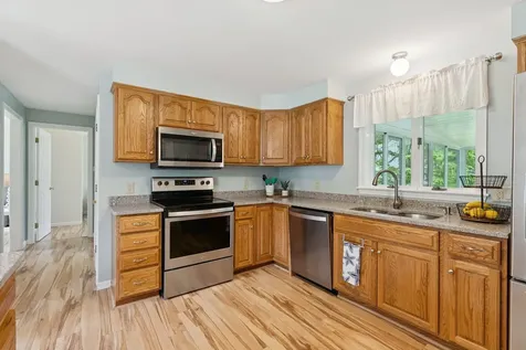 21 Arrowhead Drive Brunswick ME 04011
