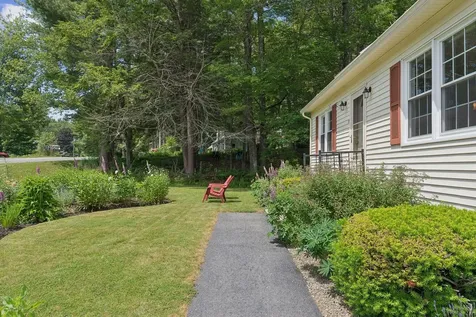 21 Arrowhead Drive Brunswick ME 04011