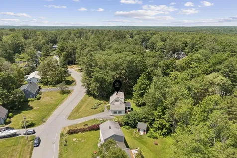 21 Arrowhead Drive Brunswick ME 04011