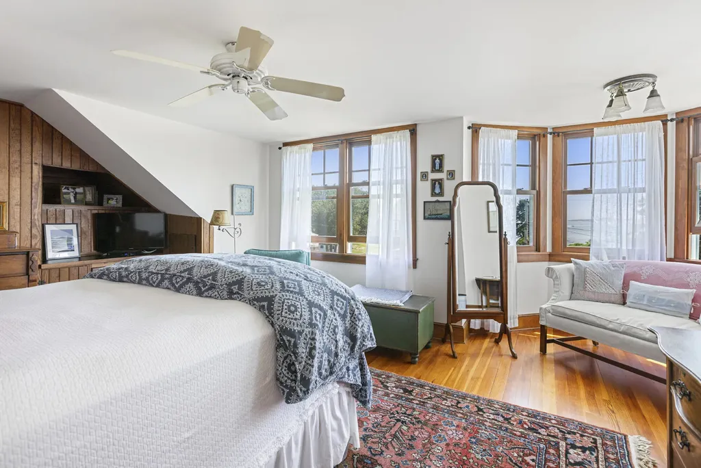 78 Seashore Avenue Portland ME 04108