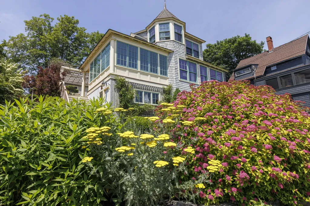 78 Seashore Avenue Portland ME 04108