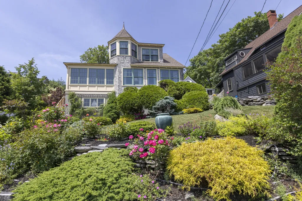 78 Seashore Avenue Portland ME 04108
