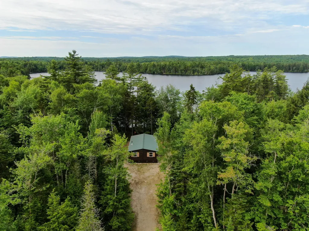 147 Loop Road Lincoln ME 04457