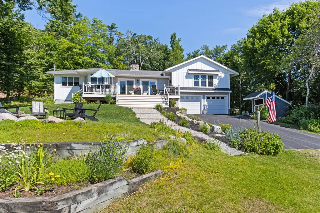 35 Bay Village Road Naples ME 04055