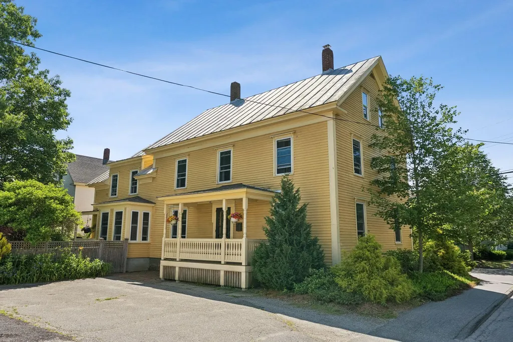 16 Everett Street Brunswick ME 04011