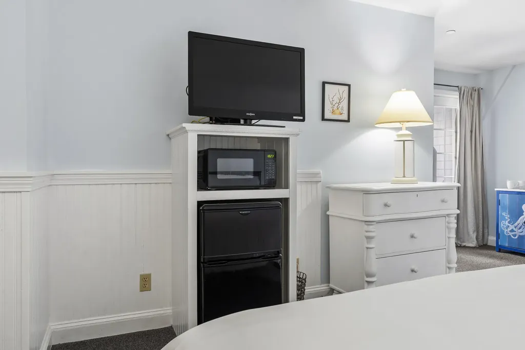 306 Eddy Road Edgecomb ME 04556