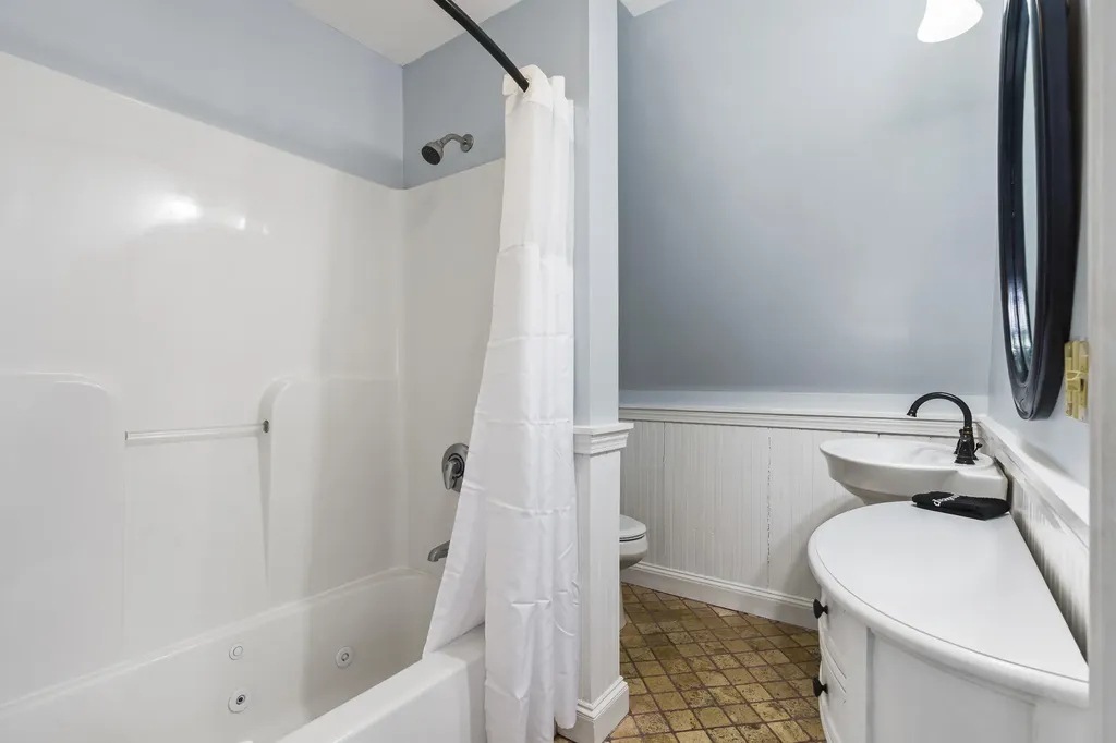 306 Eddy Road Edgecomb ME 04556