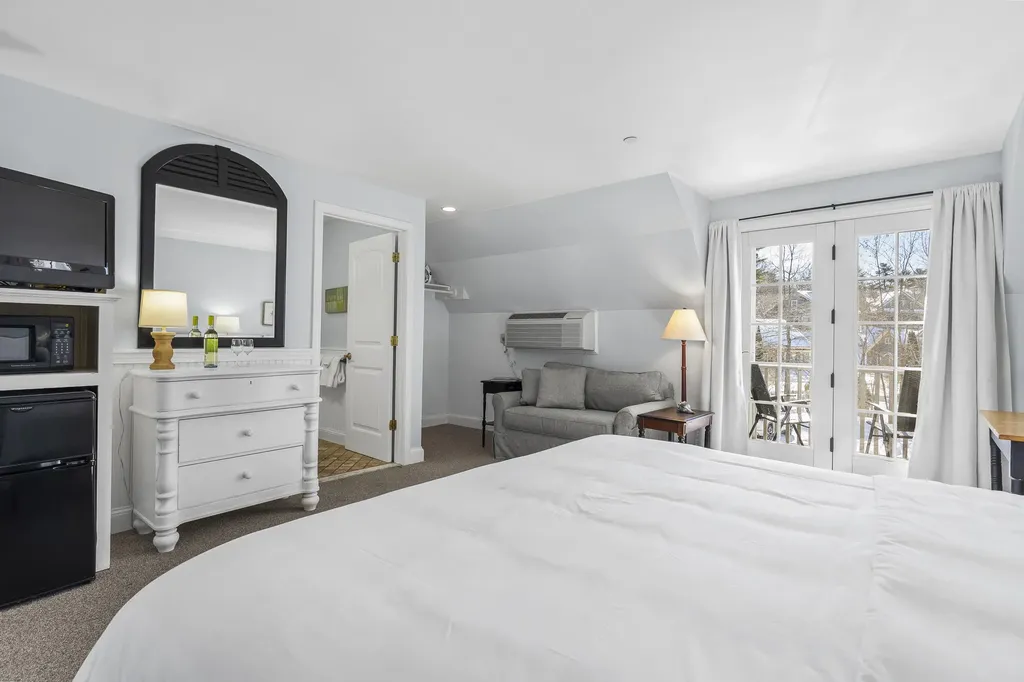 306 Eddy Road Edgecomb ME 04556