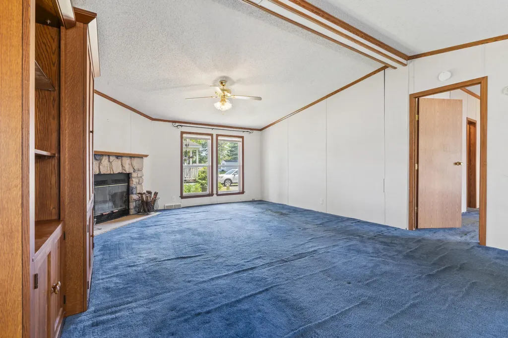 16 Larry Lane Brunswick ME 04011