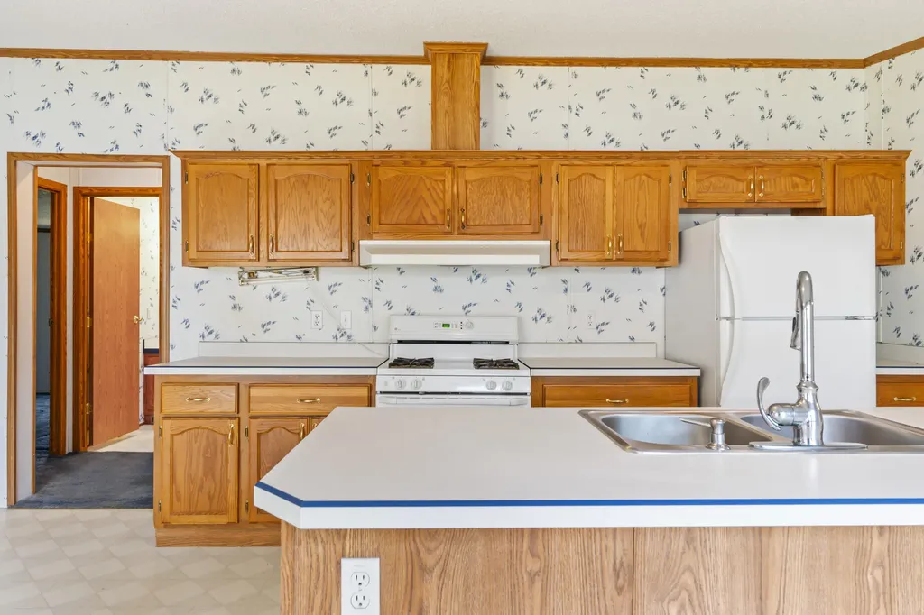 16 Larry Lane Brunswick ME 04011
