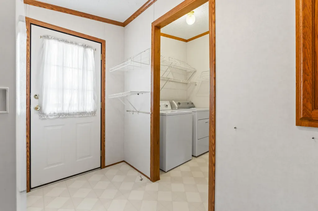 16 Larry Lane Brunswick ME 04011